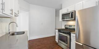 122 Columbia St. Gallery 7