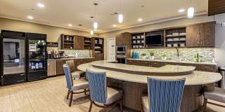 Album Quail Springs - 55+ Senior Living Community Gallery 15