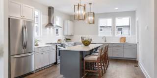 Beautiful Charlotte Park Townhome With Two Car Garage Gallery 17