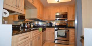 Meridian - Top-Floor 1 Bedroom | 1 Bath with City Views Gallery 8