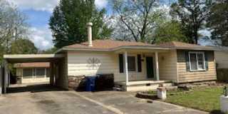 Two Bedroom/One bath home/Extra room off the carport for bedroom Gallery 1