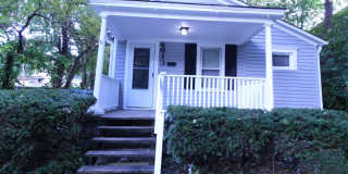 2 Bedroom 1 Bath Bungalow Next to Woodside Pool Gallery 1