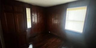Room in 3 Bedroom Home at Crispin Ave Gallery 12