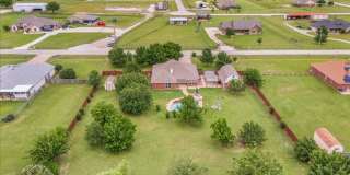 Luxury Lease on 1+ Acre with Saltwater Pool & Workshop in Ponder ISD! Gallery 33