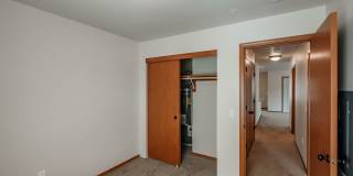 Oak Springs Apartments Gallery 6