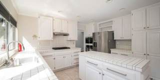 Beautiful 4Br/2.5Ba Home With Private Yard In Shadowridge!! Gallery 15