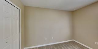 1845 Holton Road Gallery 16