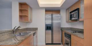 13700 Marina Pointe Drive Gallery 3
