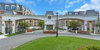 3000 Royal Court unit: 3211 Gallery 1