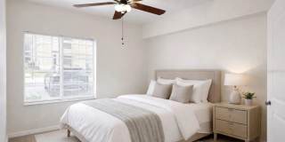 Charming 3BR Condo in Riverview Gallery 8