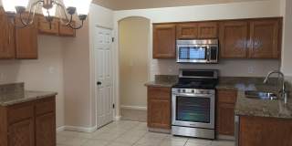 3+2 in Riverlakes - Ready Now!  PRICE REDUCTION - $2250 Rent Gallery 7