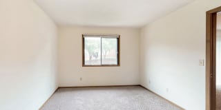 Westchester Square Gallery 28