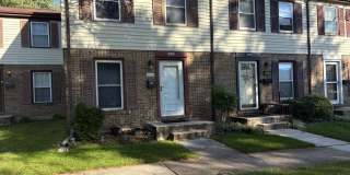 Charming 3BD/1.5BA Townhome w/ Reserved Parking in Nottingham, MD! Gallery 1
