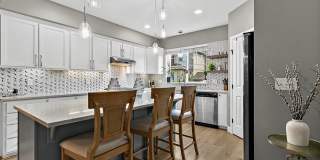 4Bd/2.5Ba Renton Townhome Gallery 14