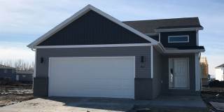 4 Bed 2 Bath Single Family Home Gallery 1