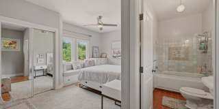 2491 Spring Mountain Road Gallery 37