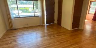 Spacious 2 Bedroom 1 Bath Duplex in Park-Like Setting - Pets Welcome Gallery 1