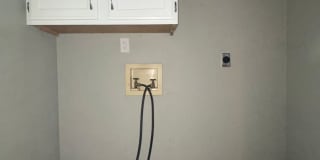 Beautiful 2 bedroom 1 bath 1 car garage Gallery 7