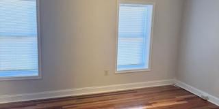 3 bedroom, 1 bath, 2 story half double house Gallery 26