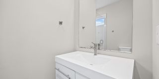 Luxury with contemporary style! This 3 bedroom 3.5 bath Condo in the East End Optimist Park Community of Charlotte is a gem! Gallery 20