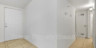 1638 North Beverly Avenue Gallery 8