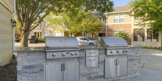 Linden Square Gallery 80