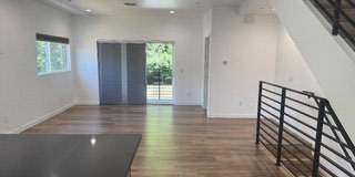 5638 Woodman Avenue Gallery 6
