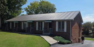 1bedroom 1 bath brick condo drive under garage Gallery 1