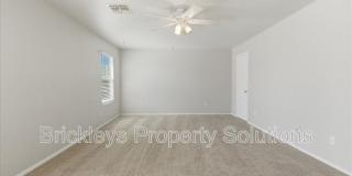 2413 E Hazeltine Way Gallery 23