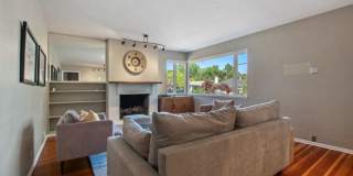 Old Southwest 2 bed / 1 bath / 1 car garage REMODELED & Move In Ready Gallery 4