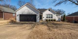 Newly Renovated 4 Bed, 2 Bath Gem in Prime Rogers Location! Gallery 1