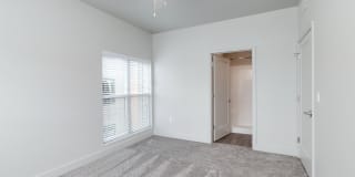 The Avante Gallery 32