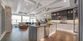 Luxury Fully Furnished 3 Bed 3.5 Bath Townhome in Darlington Ridge Gallery 1