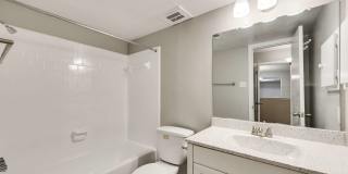 London Square Apartments Gallery 18
