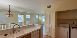 Comfortable 2BD/2BA Townhome in Carmel Mountain Ranch with Community Pool, Attached Garage & In-Unit Laundry Gallery 4