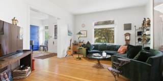 Stunning 5 Bedroom 2.5 Bathroom Home in Squirrel Hill Gallery 16