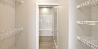 Artisan on 39th Gallery 77