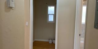 Epic REA-Great 1 BR/1 BA Unit in a S/S Duplex Gallery 21