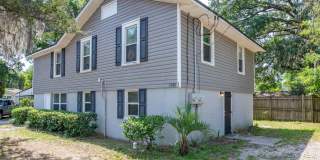 Spacious 3 bedroom, 1 Bathroom Upper Level Duplex Apartment Gallery 1