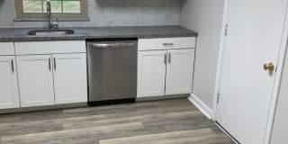 2 or 3 bedroom Full Remodeled 2 or 3 bedroom Full Remodeled Gallery 4