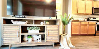 FULLY-FURNISHED 4/Bed 2/Bath in LAVEEN Gallery 6