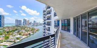 19195 NE 36th Ct Gallery 21