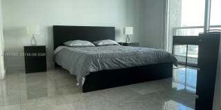500 Brickell Ave Gallery 21