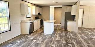 881 WOODLAND BLVD Gallery 1