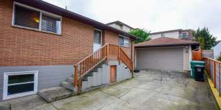 Beautiful 4 bedroom plus office home in Ballard Gallery 36