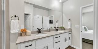 Newer Home on Large Corner Lot with Lots of Natural Light! Gallery 26