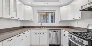 Stunning Updated 2BD/2BA Condo in Signal Hill AVAILABLE FOR IMMEDIATE MOVE IN Gallery 25