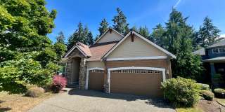 Spacious Home on Golf Course  - All Bedrooms En Suite Gallery 1