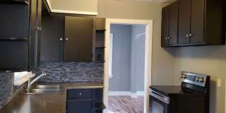 Great 2 bed 1 bath with backyard retreat and detached garage, near WPAFB, Sinclair Gallery 9