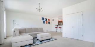Spacious End-Unit Townhome for Rent in Meridian Crossing – 3BR, 4BA, 2-Car Garage. $3,095.00/month Gallery 5
